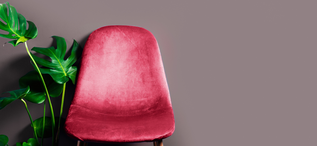 Krzesła welurowe – czy to dobry wybór?